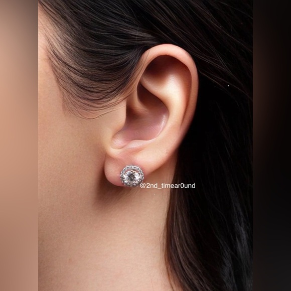 📍SUPER SALE! LIMITED QTYS📍 1 CT tw Moissanite halo earrings - Picture 7 of 9